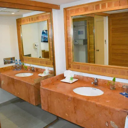 Beachscape Kin Ha Villas & Suites Cancun Exterior photo
